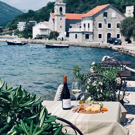 Hotel Carrubba Donja Lastva Bagian luar foto