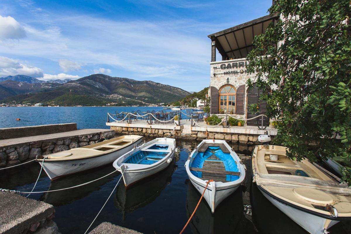 Hotel Carrubba Donja Lastva Bagian luar foto