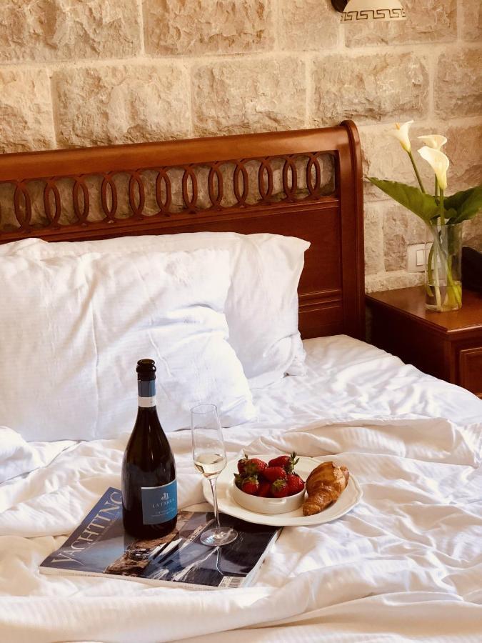 Hotel Carrubba Donja Lastva Bagian luar foto