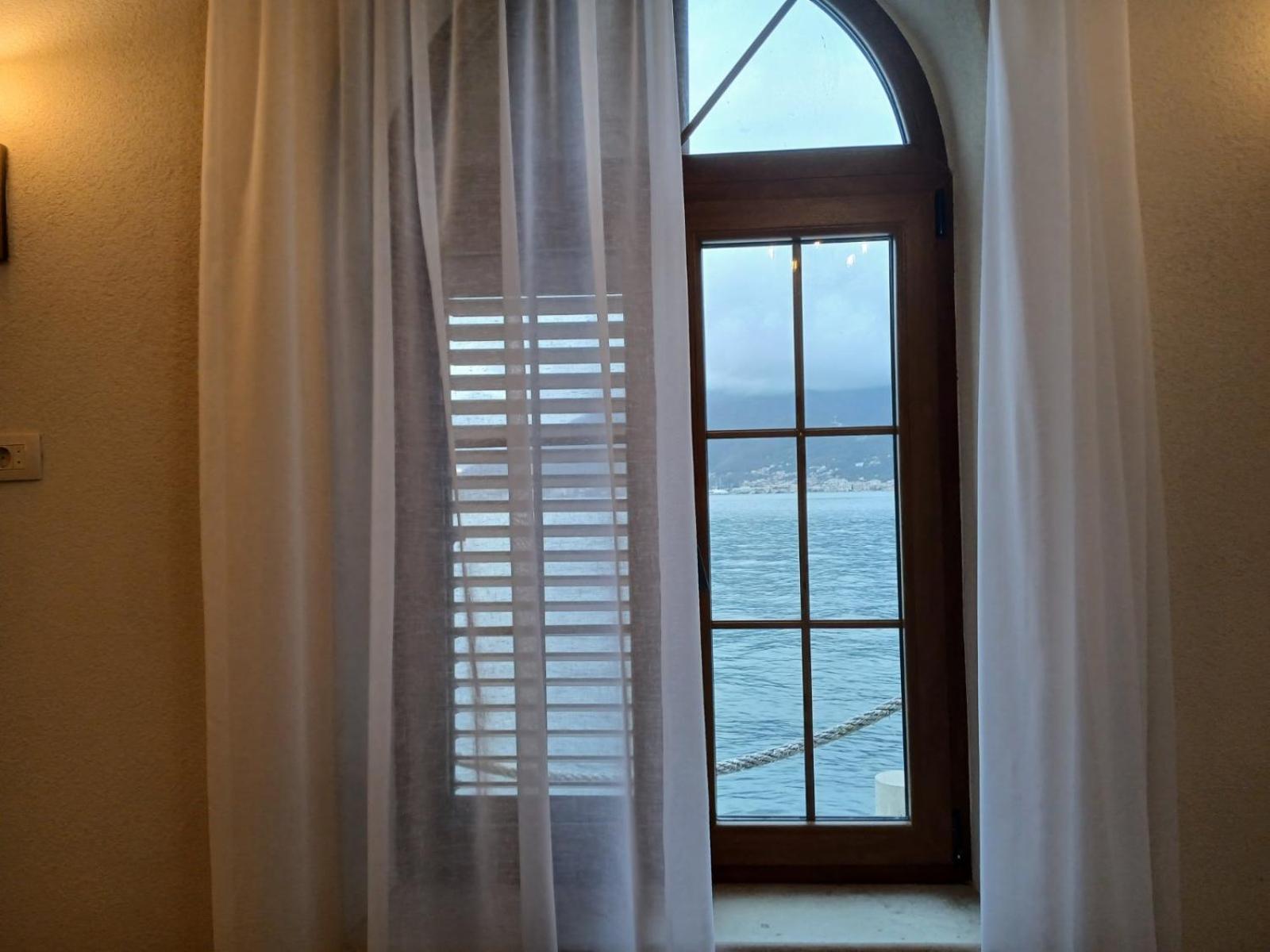 Hotel Carrubba Donja Lastva Ruang foto